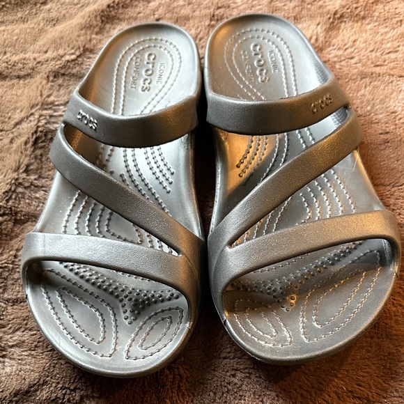 CROCS Women's Swiftwater Black Sandals - Picture 2 of 8